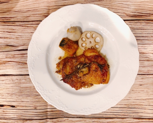 鳥取県産の大山鶏のソテー