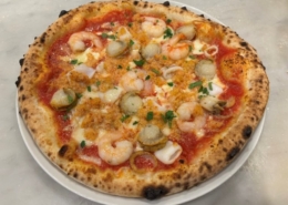 ズワイガニやエビ・ホタテを使用したフルッティディマーレピッツァ|飯田橋ピアット