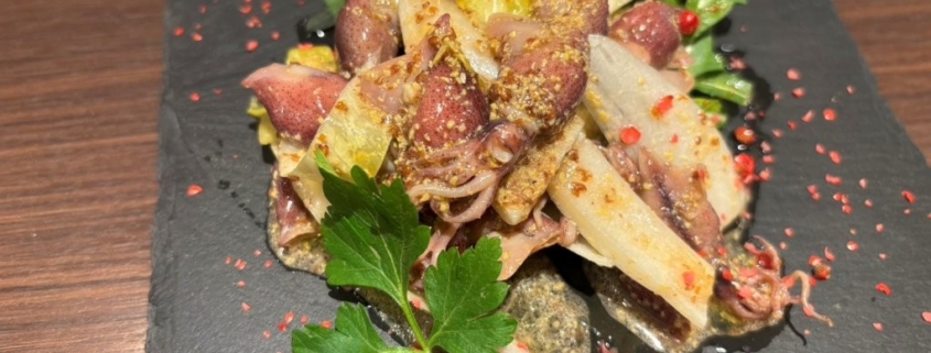 ホタルイカとアンディーブのマリネ前菜｜飯田橋ピアットの春限定ディナー